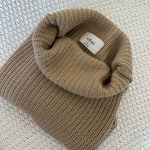 Aritzia sweater
